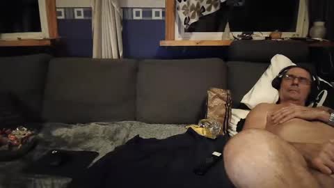 Snapshot of bigswe1 chatting on 7, 1, 2025 bigswe1 online show from 7, 1, 2025