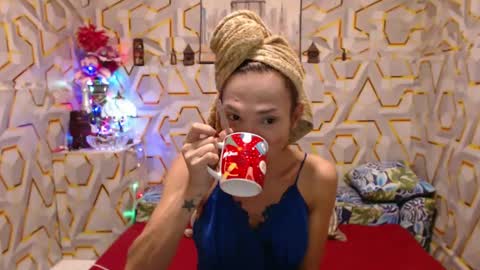 Snapshot of bigthickcock69xx chatting on 18, 1, 2025 sophia online show from 18, 1, 2025