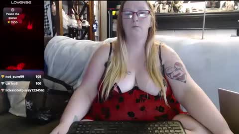 Snapshot of bigtitsgirl9991 chatting on 30, 12, 2024 Kim online show from 30, 12, 2024