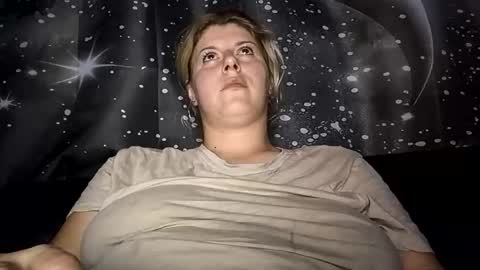 Snapshot of bigtitslala chatting on 10, 10, 2025 bigtitslala online show from 10, 10, 2025