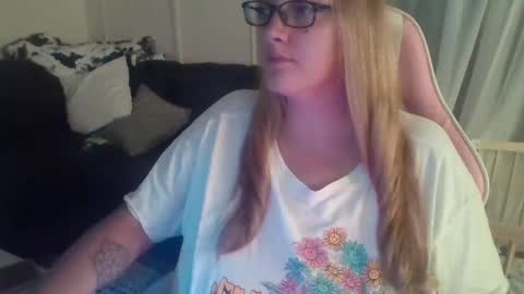Snapshot of bigtittyboatboo chatting on 8, 10, 2025 Mountain Mama online show from 8, 10, 2025