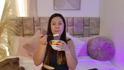 Snapshot of biiancasimons_ chatting on 10, 9, 2025 online show from 10, 9, 2025