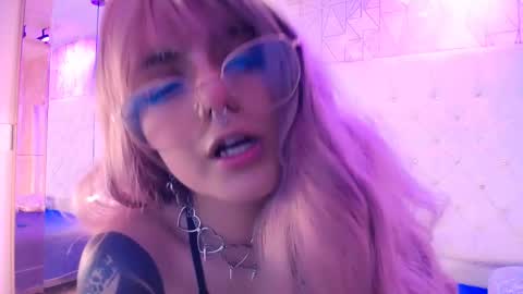 Snapshot of biizzy_noar chatting on 8, 9, 2025 Biizzy online show from 8, 9, 2025