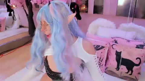 Snapshot of biizzy_noar chatting on 19, 12, 2025 Biizzy online show from 19, 12, 2025