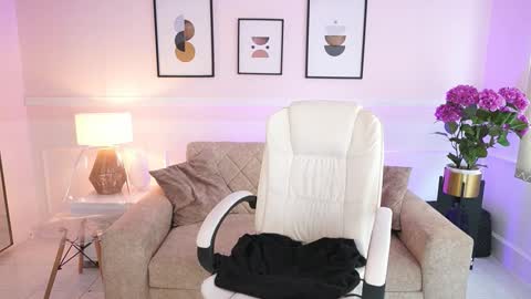 Snapshot of billiebrownn chatting on 17, 10, 2025 billiebrownn online show from 17, 10, 2025