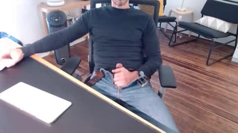 Snapshot of bisexy_man chatting on 28, 10, 2025 bisexy_man online show from 28, 10, 2025