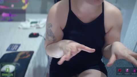 bisex woman online show from 28, 9, 2025