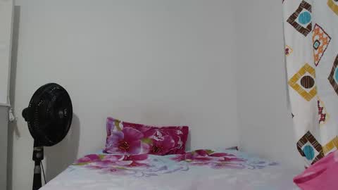 Snapshot of bitch_mommy_x chatting on 22, 11, 2025 I am everything. Your highness queen goddess mistress god daddy mommy boss master. you will address me as such online show from 22, 11, 2025