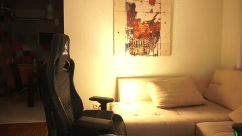 Snapshot of bitter_moon chatting on 6, 3, 2025 Ann Braslowsky online show from 6, 3, 2025