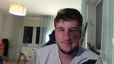 bjguyhugecock online show from 10, 5, 2026