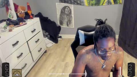 Plant Base Streamers From Pennsylvania online show from 26, 9, 2025