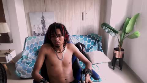 Black online show from 7, 1, 2025