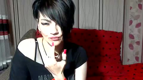 black_hot_01 online show from 6, 12, 2024