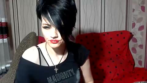black_hot_01 online show from 12, 12, 2024