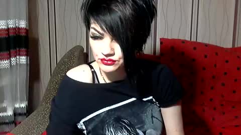 black_hot_01 online show from 1, 2, 2025