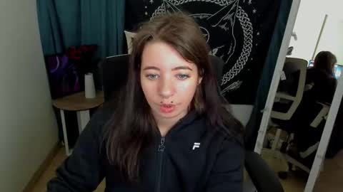 Snapshot of black_kittie_01 chatting on 18, 9, 2025 Black Kittie Wednesday - 1300 - 1900 GMT help me get 100 thumbs up online show from 18, 9, 2025