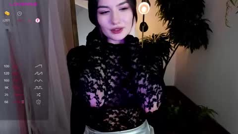 Mon Mon online show from 1, 3, 2025