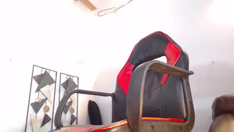 Snapshot of black_raiden chatting on 14, 10, 2025 black raiden online show from 14, 10, 2025