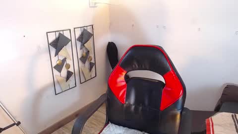 Snapshot of black_raiden chatting on 27, 10, 2025 black raiden online show from 27, 10, 2025