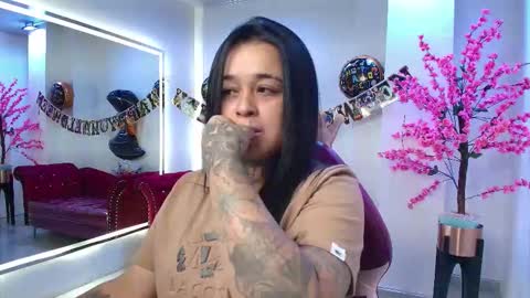 Snapshot of black_roseee chatting on 28, 10, 2025 Rousse  online show from 28, 10, 2025