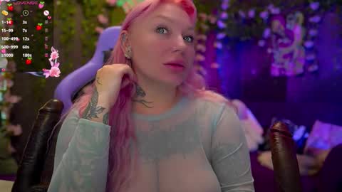 Snapshot of blackedbarbie chatting on 11, 10, 2025 Alice online show from 11, 10, 2025