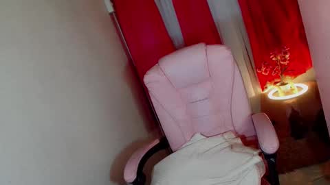 JUST CALL ME KEYLAH 3 online show from 23, 12, 2025