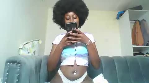 Snapshot of blackprincess25 chatting on 1, 12, 2025 Lorraine online show from 1, 12, 2025