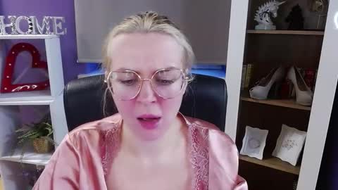 Z O E Y online show from 3, 2, 2026