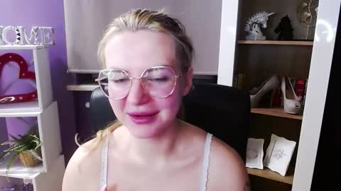 Z O E Y online show from 9, 2, 2026