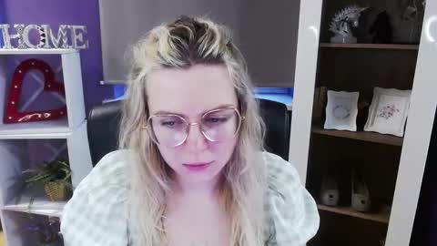 Z O E Y online show from 16, 3, 2026