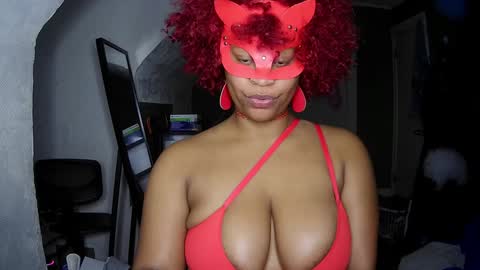 Snapshot of blacksirenqueen chatting on 5, 12, 2024 Queen Siren online show from 5, 12, 2024