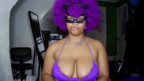 Snapshot of blacksirenqueen chatting on 6, 12, 2024 Queen Siren online show from 6, 12, 2024