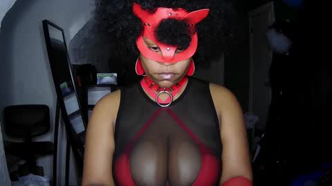 Snapshot of blacksirenqueen chatting on 10, 12, 2024 Queen Siren online show from 10, 12, 2024