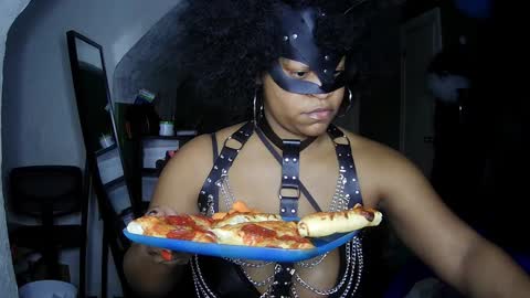 Snapshot of blacksirenqueen chatting on 16, 12, 2024 Queen Siren online show from 16, 12, 2024