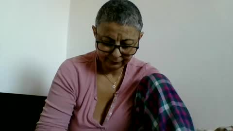 Snapshot of blackwidow05 chatting on 16, 1, 2025 Black Widow online show from 16, 1, 2025