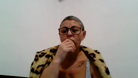 Snapshot of blackwidow05 chatting on 19, 1, 2025 Black Widow online show from 19, 1, 2025