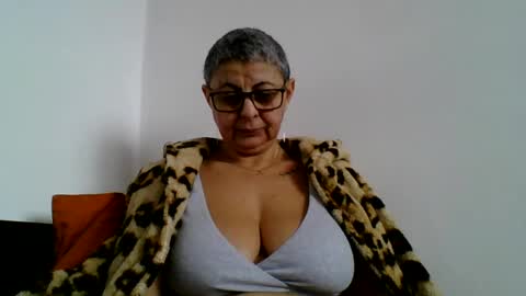 Snapshot of blackwidow05 chatting on 4, 2, 2025 Black Widow online show from 4, 2, 2025