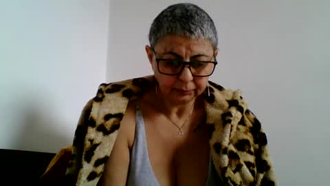 Snapshot of blackwidow05 chatting on 5, 2, 2025 Black Widow online show from 5, 2, 2025