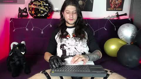 Snapshot of blackwolf_6 chatting on 17, 12, 2024 Dave online show from 17, 12, 2024