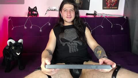 Snapshot of blackwolf_6 chatting on 19, 12, 2024 Dave online show from 19, 12, 2024