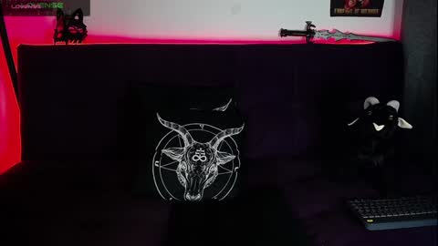Snapshot of blackwolf_6 chatting on 22, 1, 2025 Dave online show from 22, 1, 2025