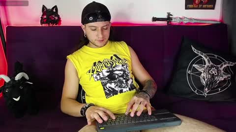 Snapshot of blackwolf_6 chatting on 25, 1, 2025 Dave online show from 25, 1, 2025