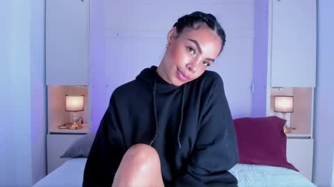 Snapshot of blackywhiite chatting on 12, 10, 2025 GRACE online show from 12, 10, 2025