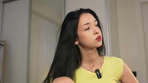 Snapshot of blade_emi_ chatting on 14, 9, 2025 blade_emi_ online show from 14, 9, 2025