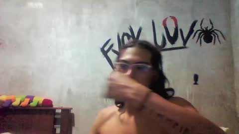 Snapshot of blade_sensual chatting on 15, 12, 2025 blade_sensual online show from 15, 12, 2025