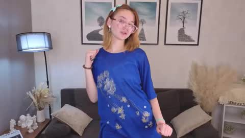 Snapshot of blakelatz chatting on 17, 10, 2025 Eliza online show from 17, 10, 2025