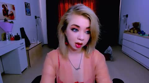 Nicole online show from 30, 9, 2025