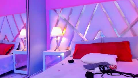 Snapshot of blissroom chatting on 21, 10, 2025 blissroom online show from 21, 10, 2025