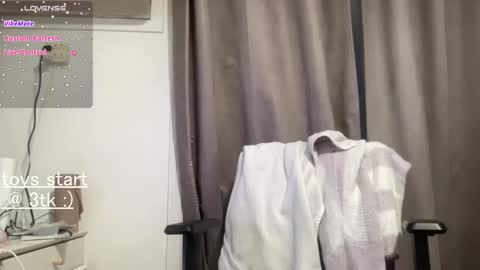 bloggirllaurel online show from 25, 3, 2026