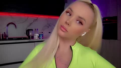 Lana online show from 25, 1, 2025